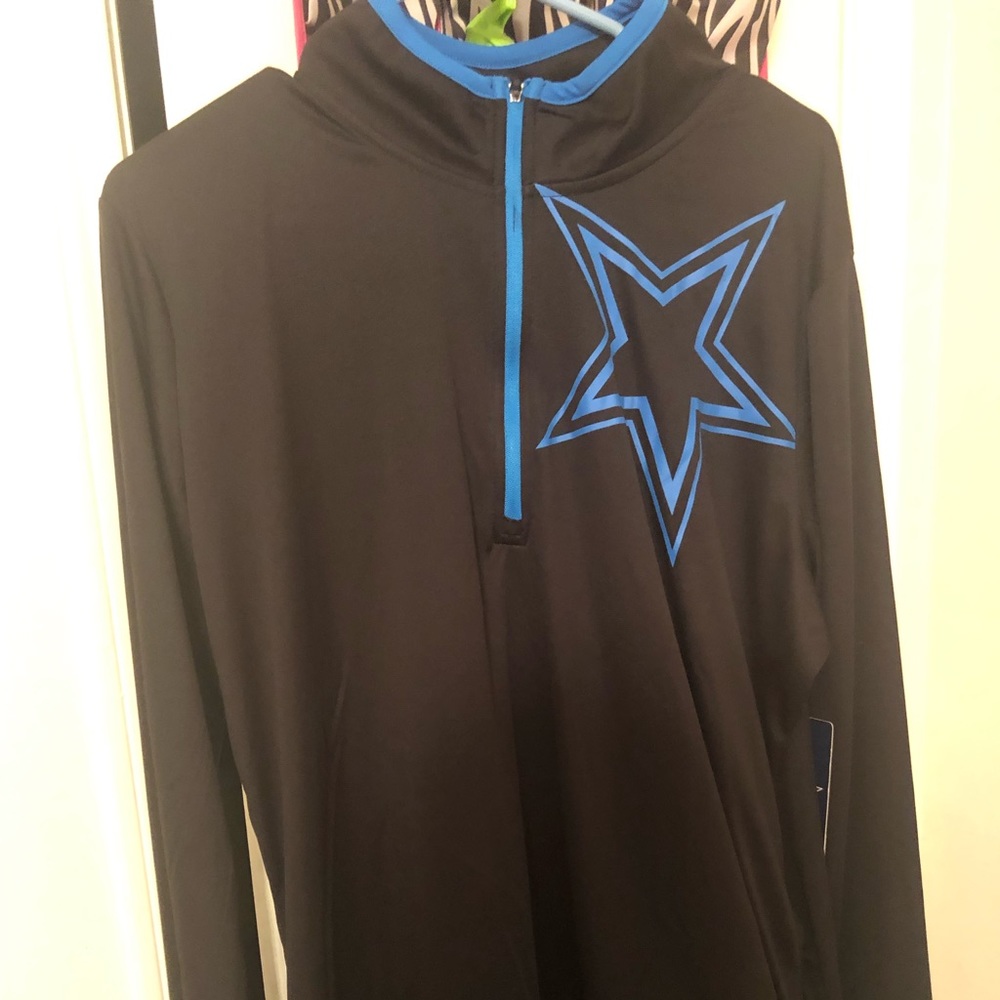 Dallas cowboys light sweater.